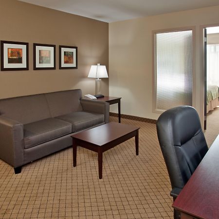 Holiday Inn Hotel And Suites-Kamloops, An Ihg Hotel Bagian luar foto