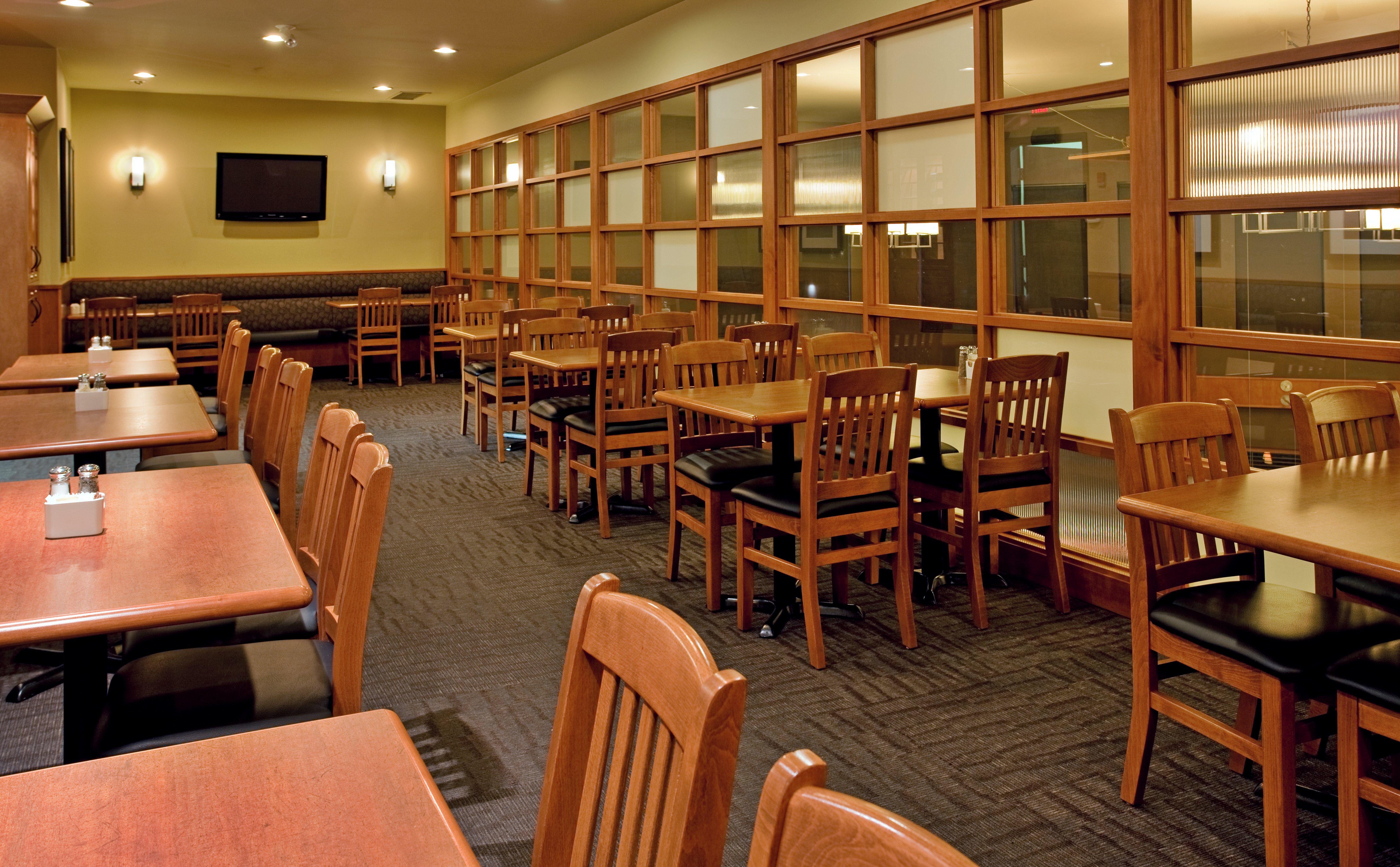 Holiday Inn Hotel And Suites-Kamloops By Ihg Bagian luar foto