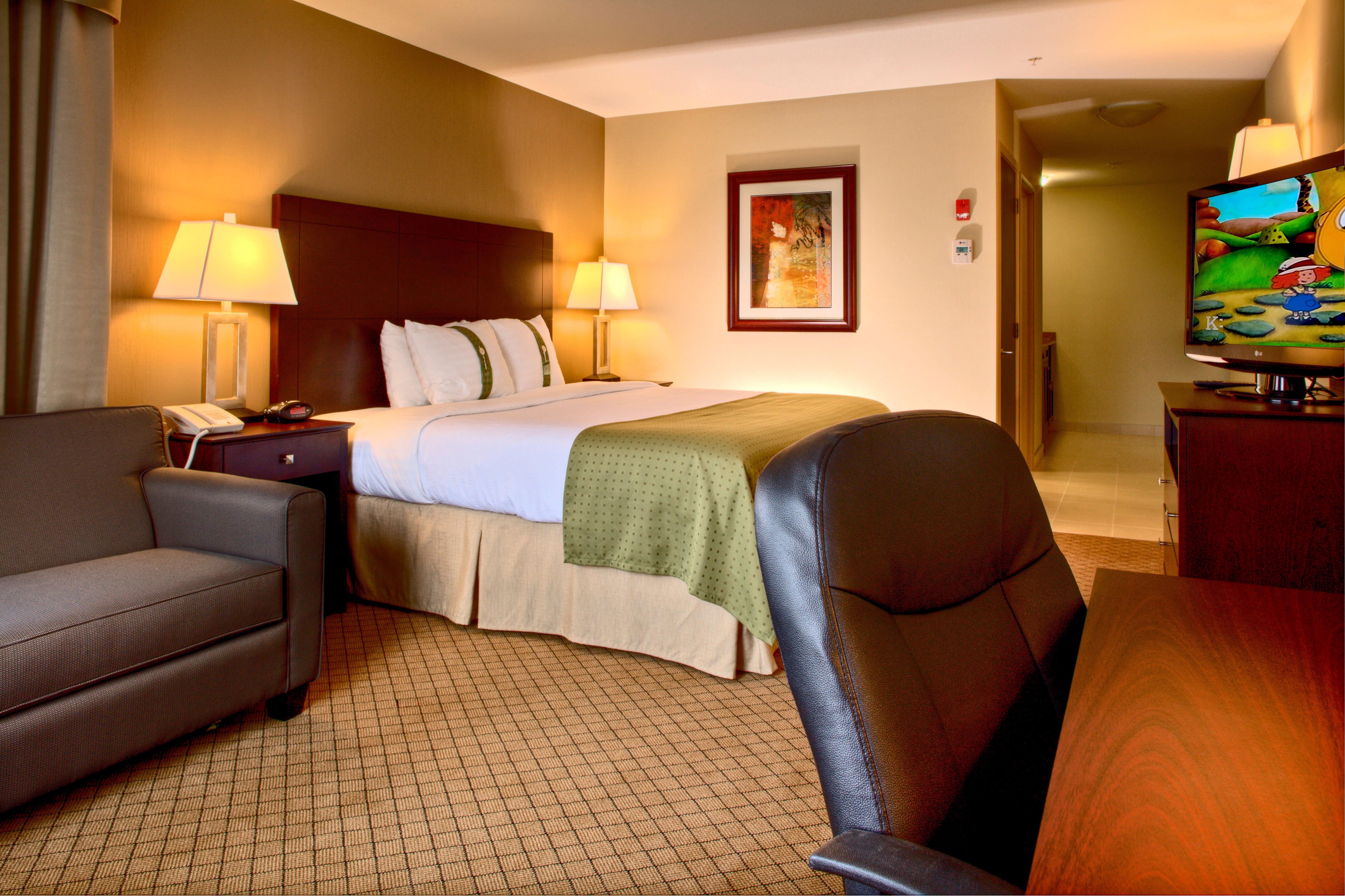 Holiday Inn Hotel And Suites-Kamloops By Ihg Bagian luar foto