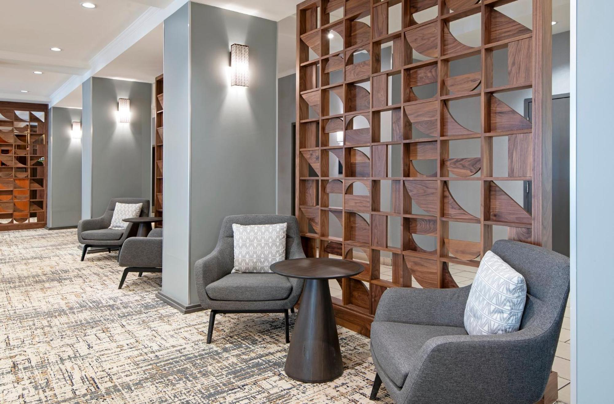 Holiday Inn Hotel And Suites-Kamloops By Ihg Bagian luar foto