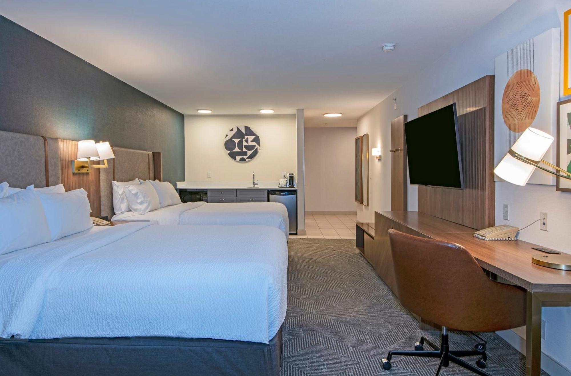 Holiday Inn Hotel And Suites-Kamloops By Ihg Bagian luar foto
