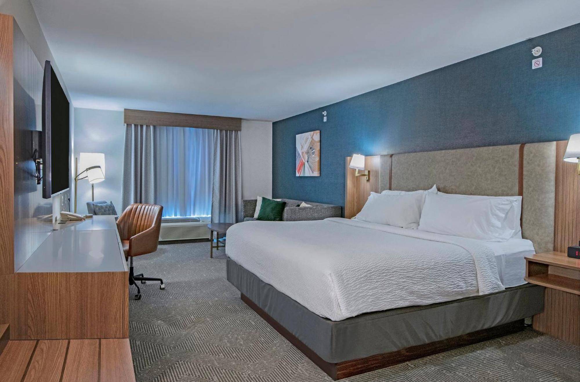 Holiday Inn Hotel And Suites-Kamloops By Ihg Bagian luar foto
