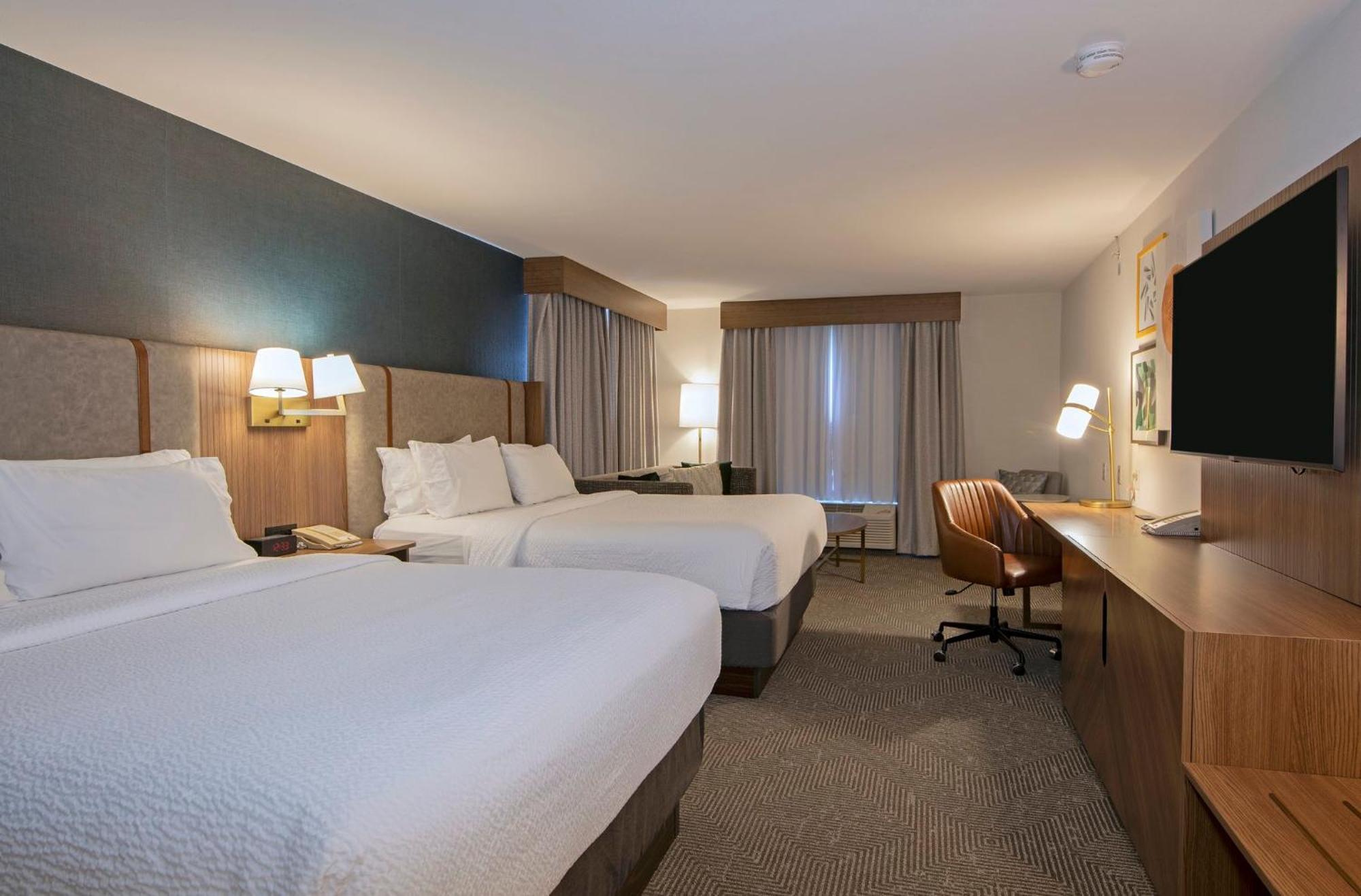 Holiday Inn Hotel And Suites-Kamloops By Ihg Bagian luar foto