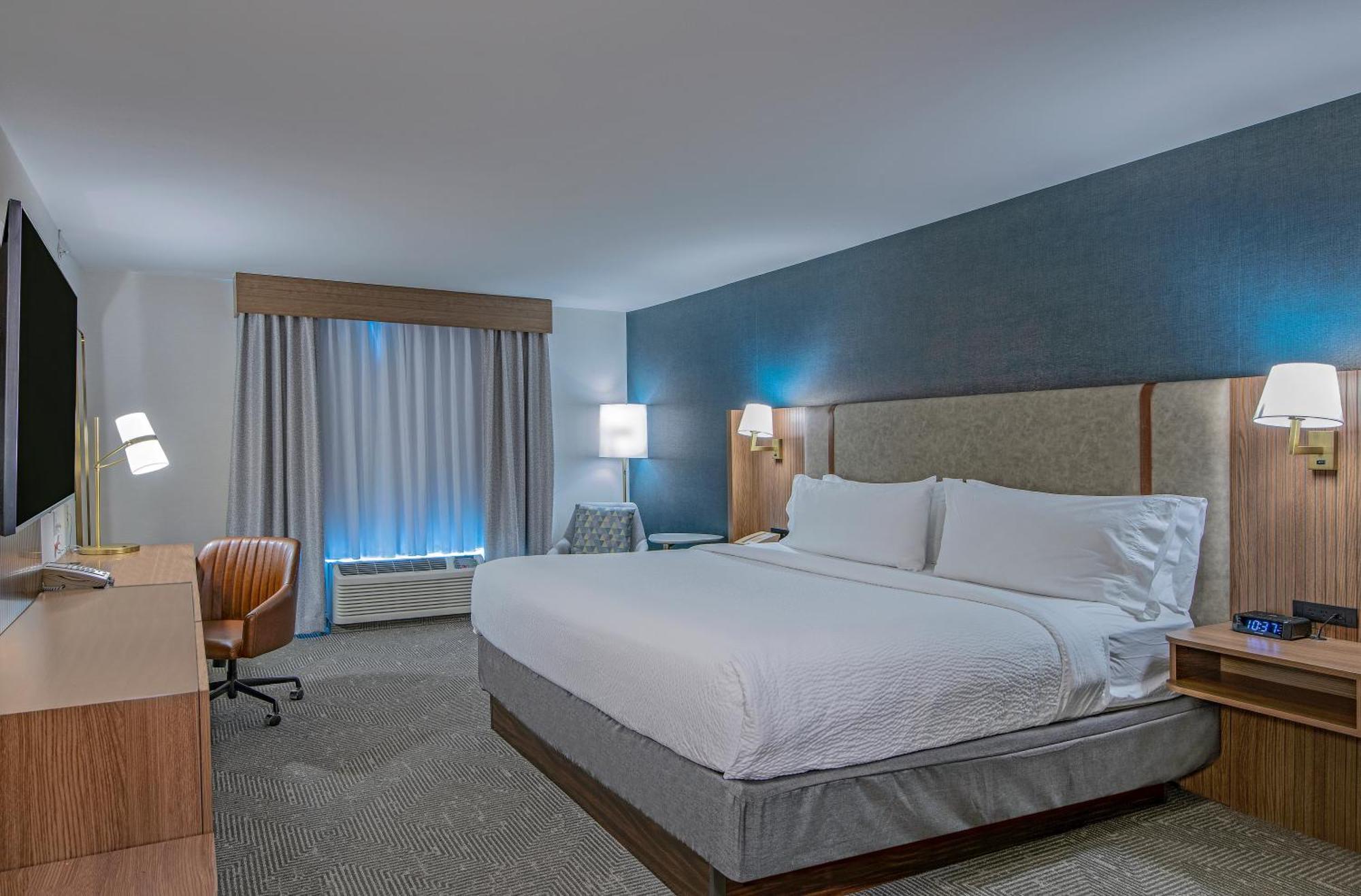 Holiday Inn Hotel And Suites-Kamloops By Ihg Bagian luar foto