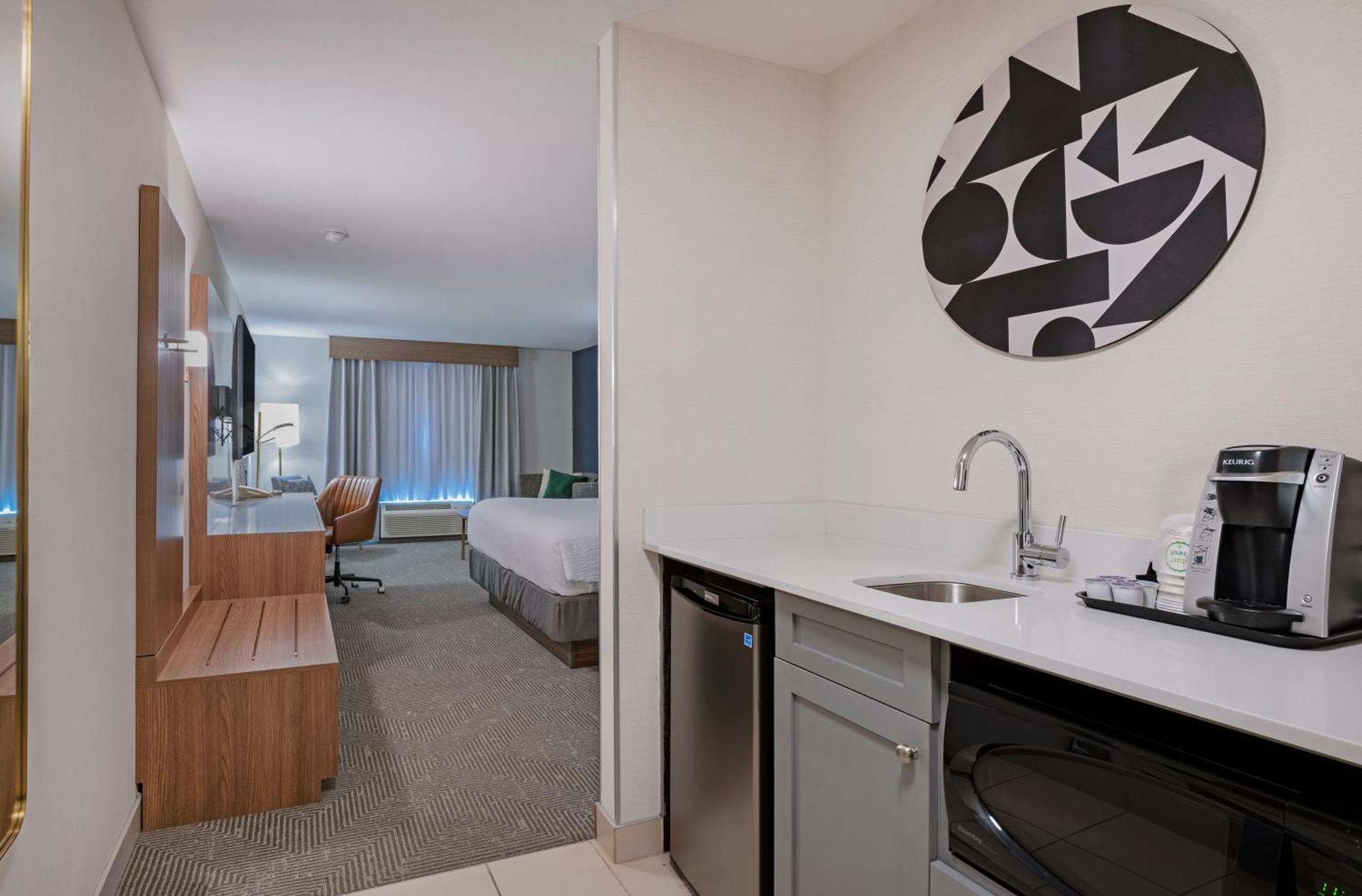 Holiday Inn Hotel And Suites-Kamloops By Ihg Bagian luar foto