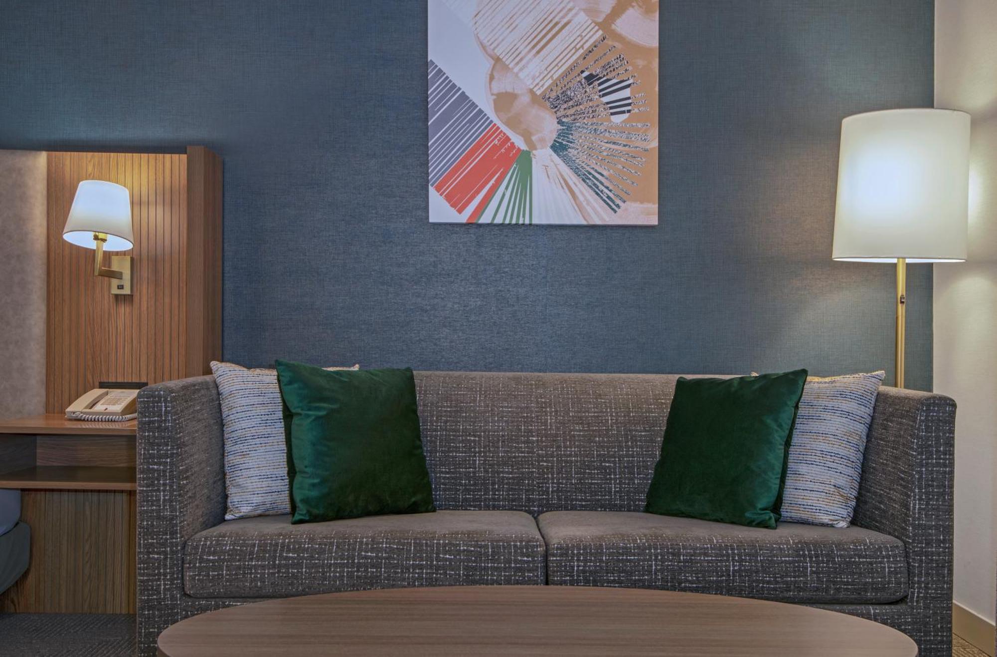 Holiday Inn Hotel And Suites-Kamloops By Ihg Bagian luar foto