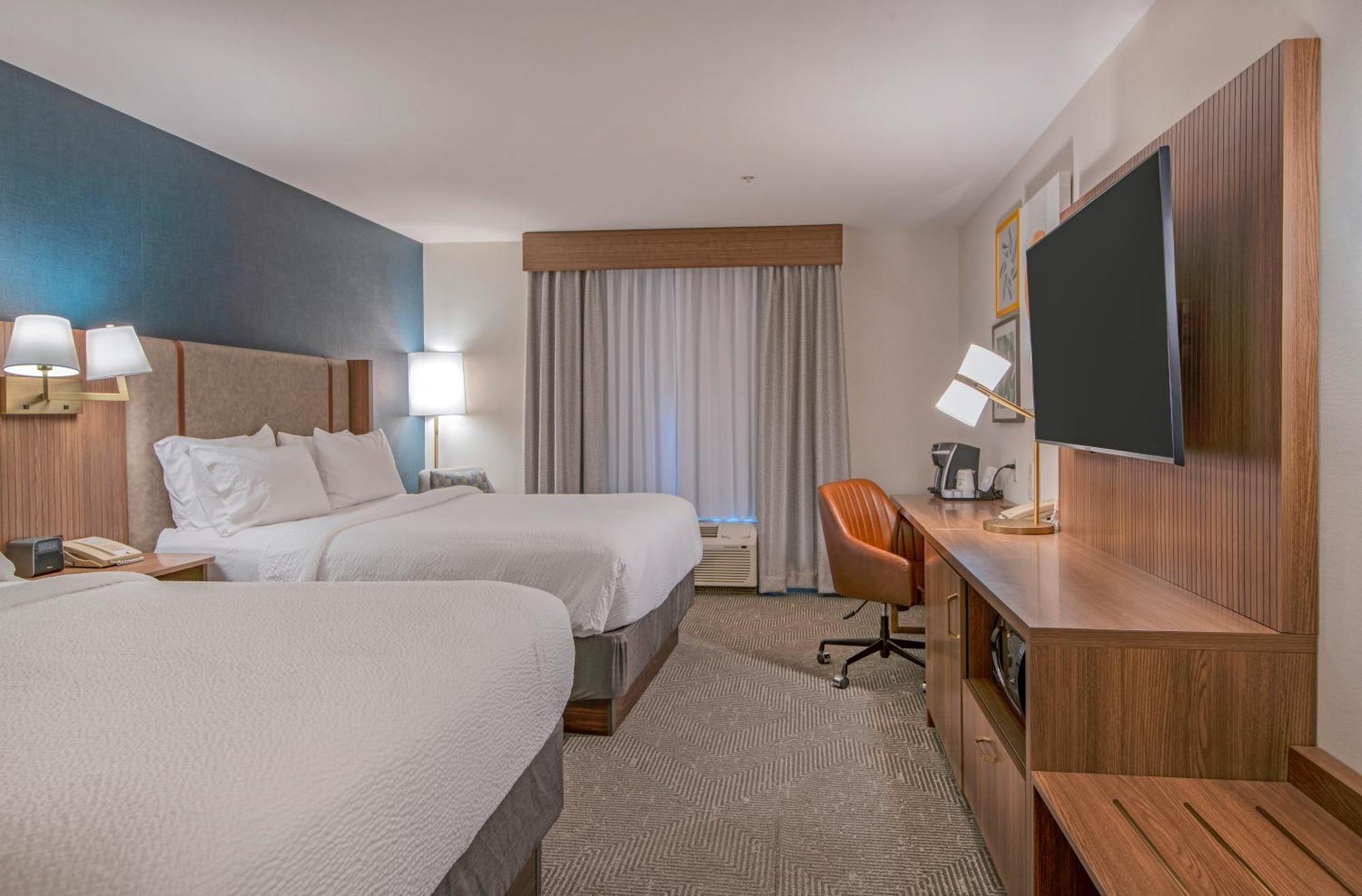 Holiday Inn Hotel And Suites-Kamloops By Ihg Bagian luar foto