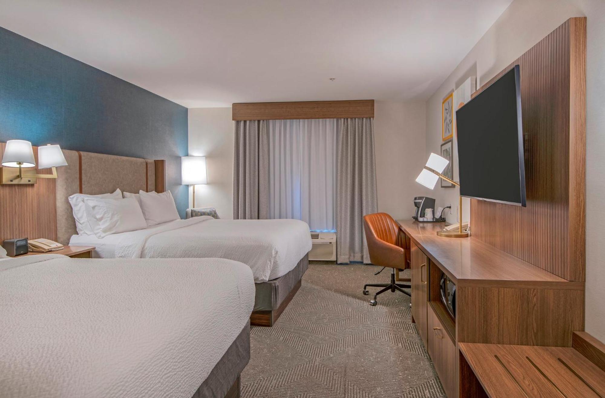 Holiday Inn Hotel And Suites-Kamloops By Ihg Bagian luar foto