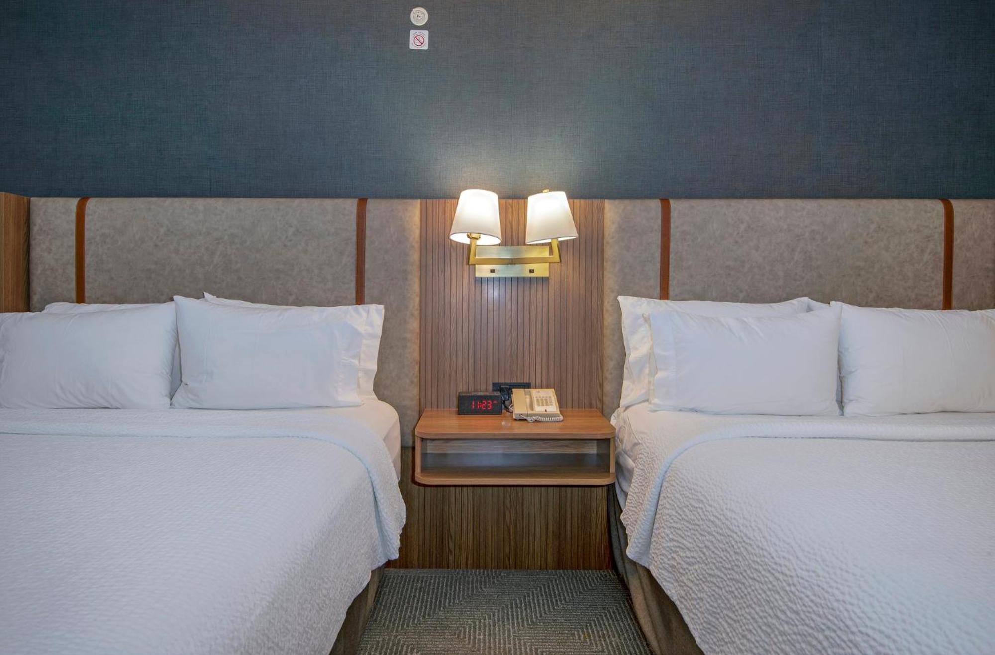 Holiday Inn Hotel And Suites-Kamloops By Ihg Bagian luar foto