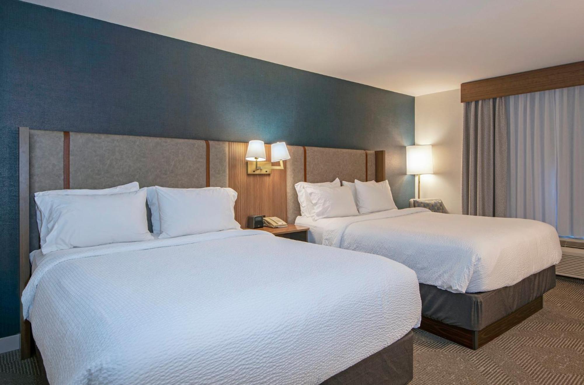 Holiday Inn Hotel And Suites-Kamloops By Ihg Bagian luar foto