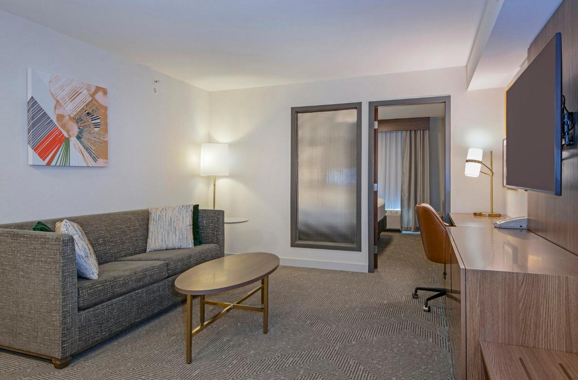 Holiday Inn Hotel And Suites-Kamloops By Ihg Bagian luar foto