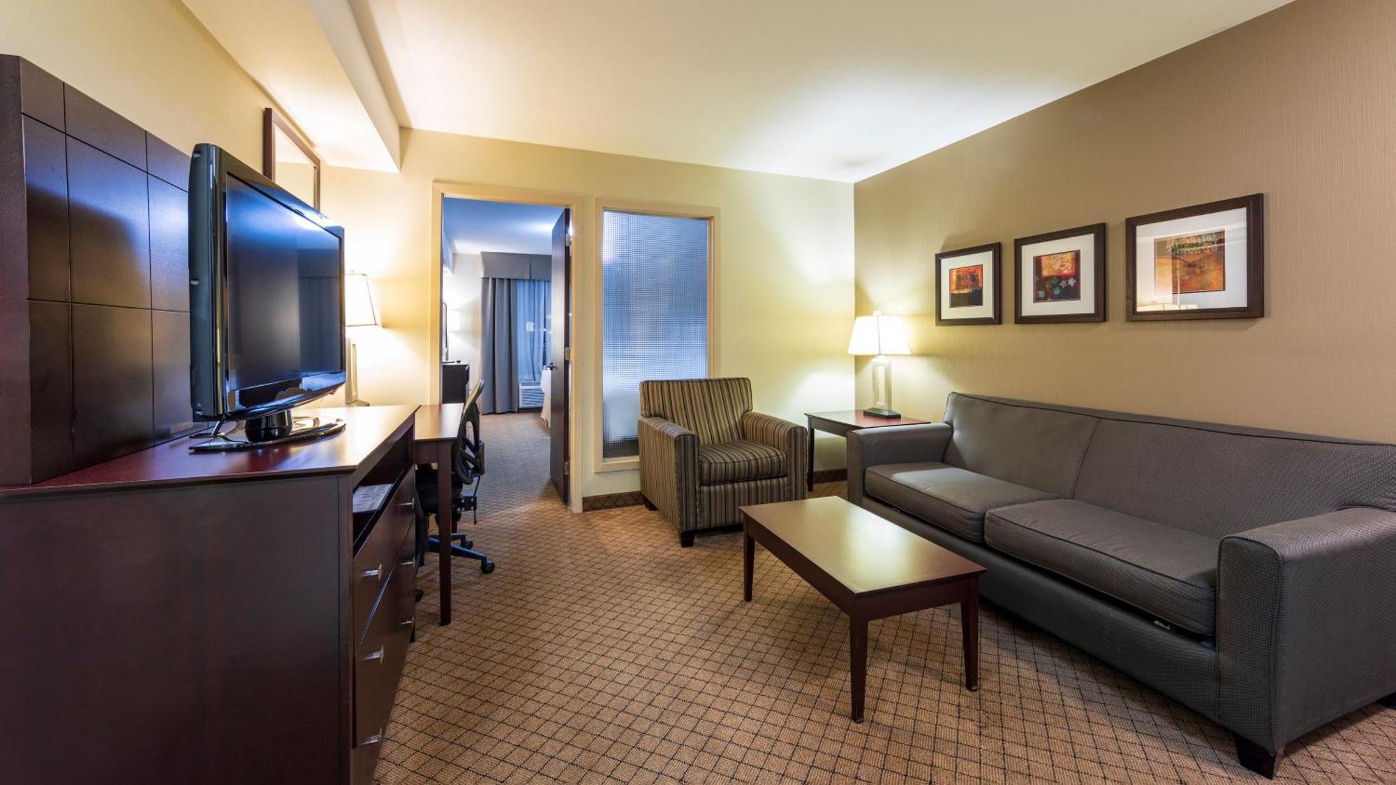 Holiday Inn Hotel And Suites-Kamloops By Ihg Bagian luar foto